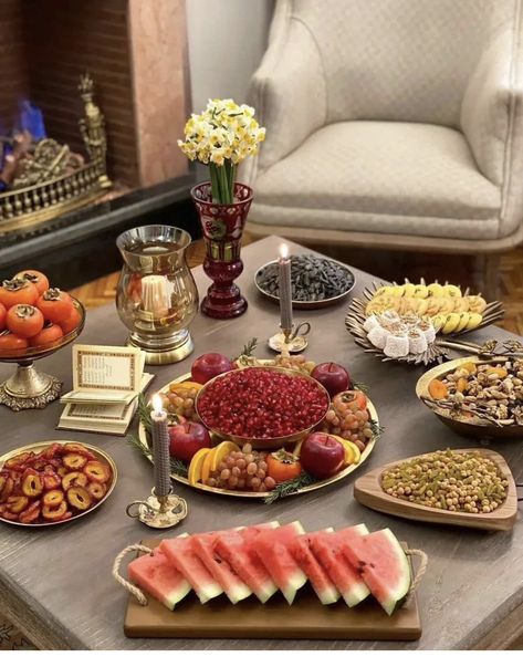 Shab Yalda Decoration, Yalda Design Idea, Yalda Night, Bedroom Ideas For Small Rooms Cozy, Rainy Day Aesthetic, Amazing Food Decoration, Catering Ideas Food, Persian Food, Food Garnishes