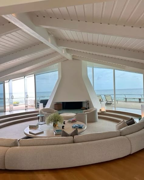 Malibu Homes Interiors, Curved Couch Living Room, Couch Layout, Curved Couch, Malibu Homes, Malibu House, Luxury Beach House, Mediterranean Style Homes, Couch Design