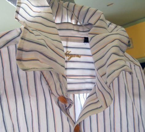 Upcycle Mens Dress Shirt, Thrift Store Fashion Diy, Upcycled Clothing Tutorial, Recycled Mens Shirt, Sewing Upcycle, Old Tee Shirts, Mens Shirt Refashion, Upcycle Clothing, Mens Work Shirts