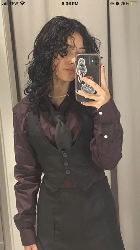 Woman In Suit, Masc Outfits, Dad Sneakers, Prom Outfits, Be Real, Fashion Mistakes, Mode Inspo, Formal Outfit, Fancy Outfits