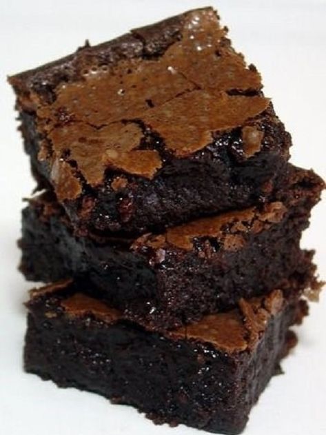 CHOCOLATE RUM RAISIN BROWNIES * Moist and Chewy * Optional Glaze * Recipes With Rum, Brownies Decorados, Chocolate Zucchini Brownies, Fair Recipes, Blondie Recipes, Brownie Blondie, Blue Ribbon Recipes, Resep Brownies, Gooey Brownies