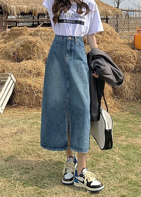 Y2k Denim Skirt, Casual Denim Skirt, Korean Casual, Denim Skirt Women, Jeans Material, Denim Midi Skirt, Jean Skirt, Skirt Length, Denim Fashion