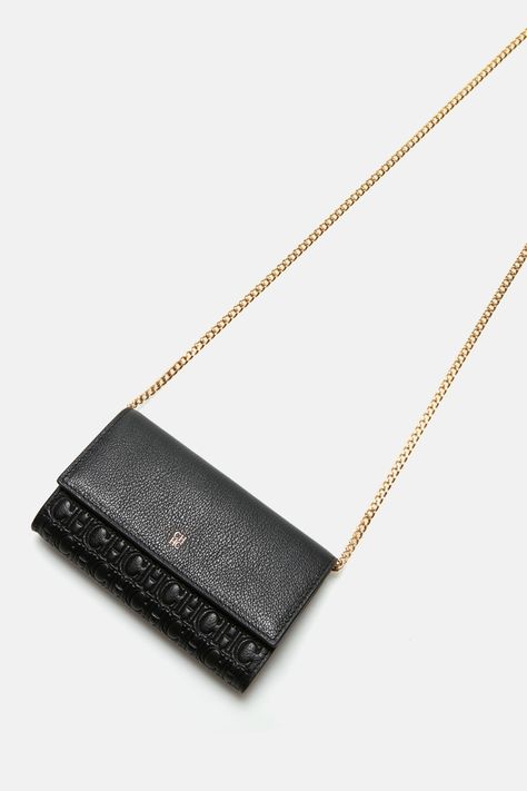 Editors | Cross body wallet negro - CH Carolina Herrera Spain Carolina Herrera Bags, Embossed Seal, Disney Paris, Ch Carolina Herrera, Unique Wallets, Cross Bag, Wallet Chain, Fashion Editor, Black Bag