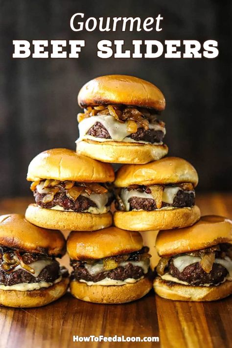 Best Sliders Burgers, Gourmet Sliders Recipes, Mini Ground Beef Sliders, Best Hamburger Sliders, Steak Burger Sliders, Mini Beef Sliders, Slider Burger Recipes, Ground Beef Sliders Recipes, Burger Slider Recipes