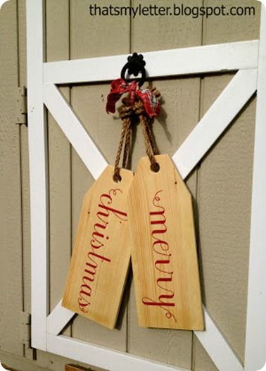 Christmas Decorating Ideas ~ I love this idea of making Christmas door tags instead of a traditional wreath! Tag Signs, Diy Christmas Tags, Merry Christmas Gift Tags, Door Tags, Wood Tags, Wooden Tags, Merry Christmas Gifts, Christmas Wood Crafts, 12 December