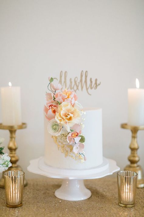 Wedding Cake 1 Layer, Cakes Pink, Watercolor Wedding Cake, Blush And Gold Wedding, Blush Wedding Cakes, Small Wedding Cakes, Delicate Wedding, Wedding Sweets, Gorgeous Wedding Cake