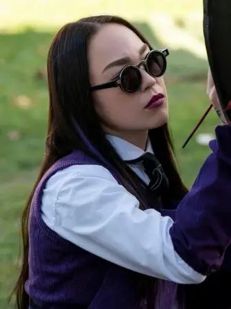 Yoko Tanaka Cosplay Costume Dress Wednesday Vampire Hair, Long Straight Black Hair, Wednesday Costume, Wednesday Addams Costume, Monster Makeup, Wednesday Movie, Addams Family Wednesday, Round Sunglasses Vintage, Monster University