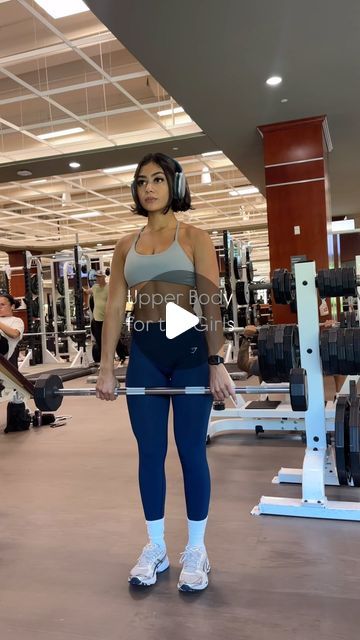 YAZDALE on Instagram: "Slim down those arms with this upper body workout! 

Don’t be scared to hit upper body! Just keep the weights low and reps high if you’re just looking to tone (which is what I do). Always remember you will bulk up if you are increasing weights each set and/or not watching how you’re eating.
Deets below👇

1. Front rows 4x12
2. Overhead Tricep 3x12 
3. Bicep Curls 4x10 
4. Lateral Raises 3x10 
5. Pectoral 3x10 

#fitwithyazzy #workout #workoutmotivation #gym #gymmotivation #healthylifestyle #health #upperbodyworkout" Functional Upper Body Workout, Compound Upper Body Exercises, Slim Upper Body Workout, Upper Body Workout At Gym, Overhead Tricep, Arm Workouts, Lateral Raises, Bulk Up, Always Remember You