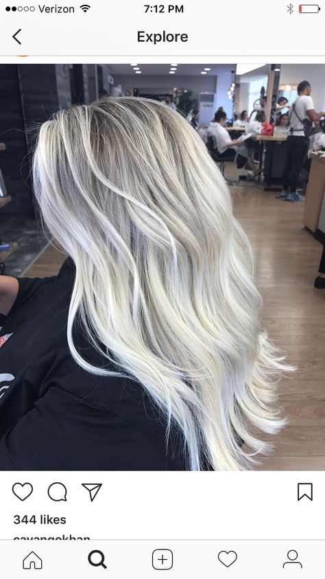 Platinum Hair With Dimension, Platinum Blonde Root Smudge, White Blonde Balayage, All Over Blonde, Icy Hair, Blonde Hair Goals, Blonde Hair Transformations, Blonde Roots, Silver Hair Color