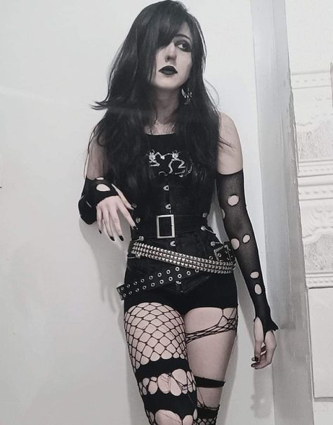 Alt Women, Dark Fits, Goth Mommy, Goth Outfit Inspo, Black Alt, Single Icons, Dark Beauty Fashion, Metalhead Girl, Goth Stuff