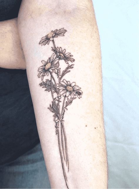 Daisy Tattoo Design Ideas Images Daisy Leg Tattoo, Tattoo Ideas Daisy, Watercolor Daisy Tattoo, Daisy Tattoo Ideas, Daisy Chain Tattoo, Daisy Tattoo Designs, Daisy Flower Tattoos, Shamrock Tattoos, Lotus Flower Tattoo Design