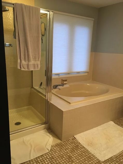 Jacuzzi Tub Bathroom, Tub Design, Corner Bath, Bath Redo, Soaker Tub, Whirlpool Tub, Jacuzzi Tub, Freestanding Tub, Tub Shower