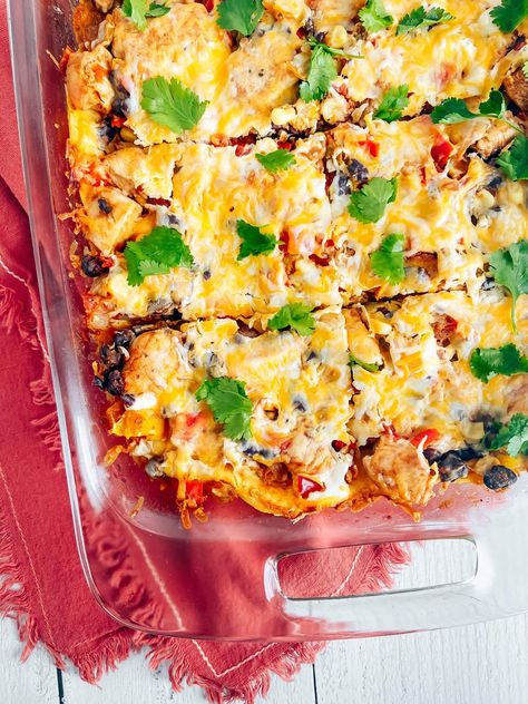 This Healthy Chicken Enchilada Bake is easy to make, good for you, and makes great leftovers for lunches! The whole family will love it! Healthy Chicken Enchiladas, Enchiladas Healthy, Chicken Enchilada Bake, Enchilada Bake, Chicken Enchilada, Kraft Recipes, Work Lunch, Chicken Enchiladas, Mexican Dishes