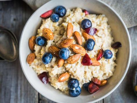 To Lower Cholesterol, Flat Belly Foods, Lower Your Cholesterol, Snacks Saludables, Lower Blood Sugar, Oatmeal Recipes, Lower Cholesterol, Kefir, Overnight Oats