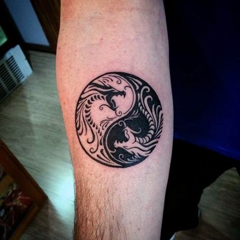 Cool Yin And Yang Tattoos For Men With Dragons On Inner Forearm Dragon Yin Yang Tattoo, Yin Yang Tattoo Meaning, Tattoo Designs For Couples, Yin Yang Tattoo Designs, Jing Y Jang, Tato Maori, Dragon Tattoo Meaning, Yin Yang Tattoo, Ying Yang Tattoo