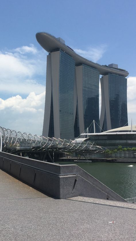 Singapore Luxury, Kuala Lumpur International Airport, Silver Bracelet Designs, Mens Luxury Lifestyle, Singapore Photos, Singapore Travel, Good Morning Picture, Morning Pictures, Mens Luxury