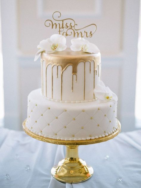 Wedding Cake Gold, Engagement Party Cake, Wedding Shower Cakes, Wedding Anniversary Cakes, Cake Bridal, White Bridal Shower, Bridal Shower Cakes, Elegant Bridal Shower, Bridal Shower Cake