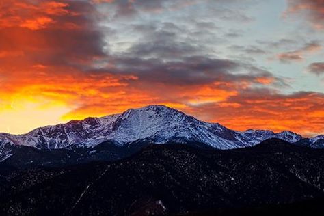 Larry Marr in Colorado Springs Colorado Sunset, Pikes Peak Colorado, Colorado Girl, Colorado Photography, Mountain Pictures, Garden Of The Gods, Mountain Tattoo, Mountain High, Arts N Crafts