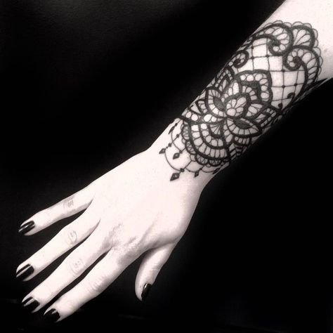 Lacey Tattoos, Lace Wrist Tattoo, Lace Rose Tattoos, Wrist Hand Tattoo, Black Lace Tattoo, Lace Sleeve Tattoos, Lace Tattoos, Tattoo Journal, Henna Style Tattoos