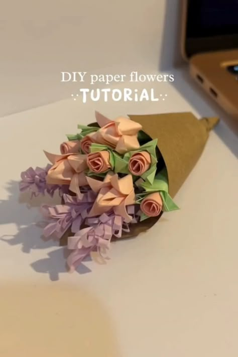 #navidadentiktok #boyfriend #christmas #DIY #cutegiftidea #sanvalentin #miniramodepapel #rosaseternas Hadiah Diy, Kraf Kertas, Birthday Gifts For Friends, Instruções Origami, Seni Dan Kraf, Diy Birthday Gifts For Friends, Pinterest Diy Crafts, Easy Paper Crafts Diy, Handmade Paper Crafts