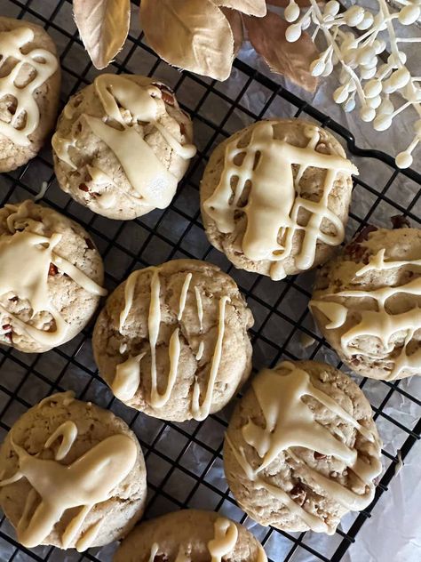 Sourdough Maple Pecan Cookies - Foragers of Happiness Maple Pecan Cookies, Sourdough Cookies, Summer Cookie Recipes, Recipe Using Sourdough Starter, Cookie Recipes Oatmeal Raisin, Ginger Molasses, Sourdough Starter Discard Recipe, Thumbprint Cookies Recipe, Ginger Molasses Cookies