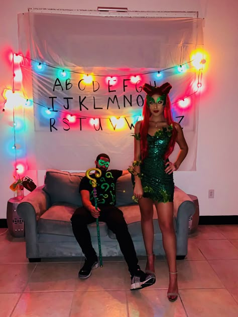 The Riddler Costume, Poison Ivy Costume Diy, Riddler Costume, Couple Costumes For Halloween, Poison Ivy Halloween Costume, Family Themed Halloween Costumes, Bell Costume, Swan Costume, Ivy Costume