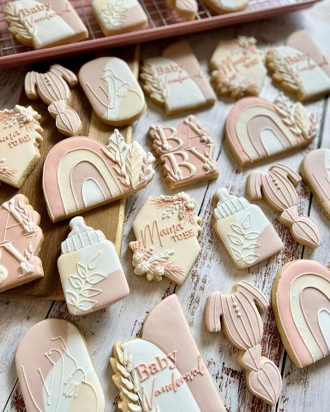 Ness on Instagram: “beautiful boho baby 🤍 • A new favorite 🥹 • • • • #cookiesofinstagram #sugarcookies #cookies #sugarcookiesofinstagram #sugarcookieart…” Boho Pumpkin Cookies, Boho Themed Cookies, Boho Cookies Baby Girl, Boho Baby Shower Cookies For Girl, Boho Cookies Decorated, Boho Baby Shower Food Ideas, Boho Chic Baby Shower Ideas, Boho Baby Shower Cookies, Boho Baby Shower Girl