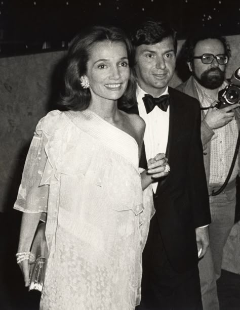 Lee Radziwill Style, Caroline Lee, Lee Bouvier, Lee Radziwill, The Kennedys, Oleg Cassini, Jackie O, Glamorous Style, High Society