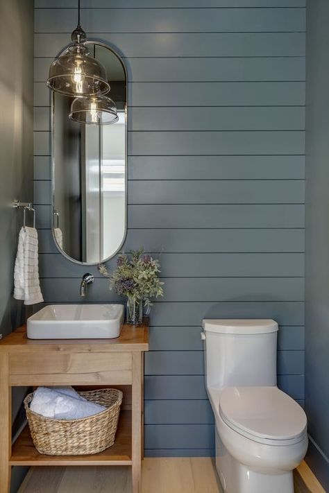 Farmhouse Powder Room, Wc Decoration, Half Bathroom Remodel, Powder Room Ideas, Powder Room Remodel, Small Bathroom Sinks, Pool Bathroom, Powder Room Decor, Downstairs Toilet