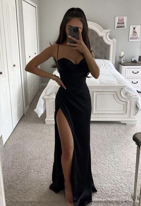 Summer Prom Dress, Corset Gown, Classy Prom, Classy Prom Dresses, Prom Dress Ideas, Stunning Prom Dresses, Prom Inspo, Prom Dress Inspiration, Photoshoot Dress