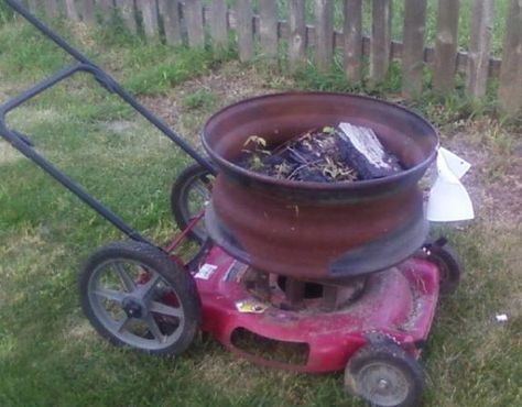 Diy Fire Pits, Wheel Fire Pit, Tractor Wheels, Camp Stoves, Backyard Art, Car Parts Decor, Old Car Parts, Backyard Fire Pit, Welding Ideas