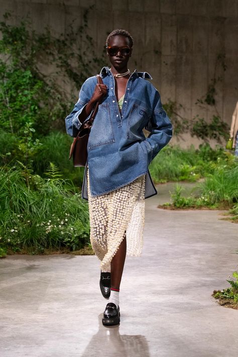 Gucci Resort 2025 Fashion Show | Vogue Gucci Resort 2025, Runway 2024, Resort 2025, Chanel Resort, Gucci Spring, Gucci Brand, Cruise Collection, Spring 2025, Gucci Fashion