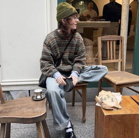 2024 Grandpa Core Outfits: Chic Summer & Winter Aesthetic for Women Grandpa Sweater Outfit Aesthetic, Grandpa Outfit Aesthetic, Grandpa Core Outfits, Grandpa Sweater Outfit, Grandpa Aesthetic, Grandpa Fashion, Grandpa Outfit, Core Outfits, Oversized Coats