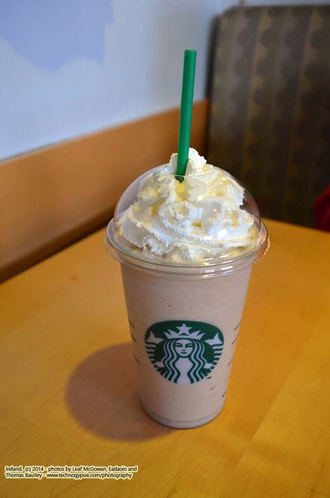 Chia Crème Frappuccino  A creamy blend of spicy chai, milk and ice is finished with sweetened whipped cream and a sprinkle of cinnamon. Spice up your afternoon treat. Chai Milk, Sweetened Whipped Cream, Starbucks Frappuccino, Cinnamon Spice, Spice Up, Whipped Cream, Chia, Spice Things Up, Sprinkles