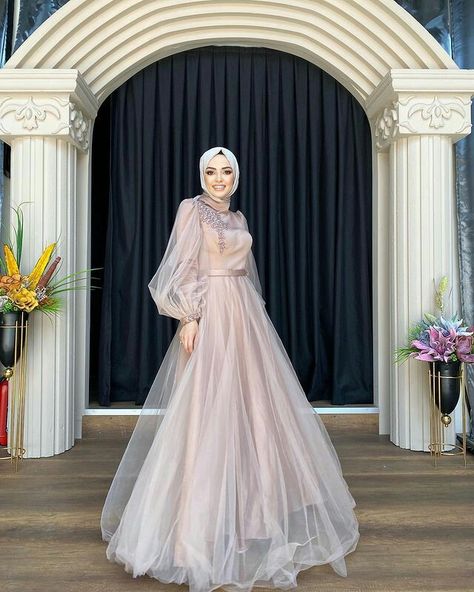 Dress Princess Hijab, Dress Nikahan, Dress Promnight, Prom Dress Hijab, Gaun Tulle, Prom Night Dress, Braidsmaid Dresses, Gaun Dress, Elegant Silk Dresses