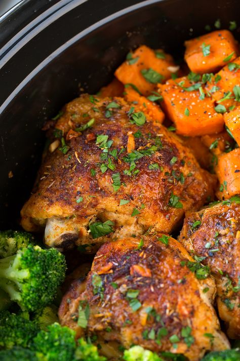 Slow Cooker Recipes Chicken Breast, Sweet Potatoes And Broccoli, Chicken And Sweet Potatoes, Chicken With Sweet Potatoes, Potato Recipes Crockpot, Crock Pot Sweet Potatoes, Potatoes And Broccoli, Crockpot Chicken Thighs, Chicken Crockpot Recipes Healthy