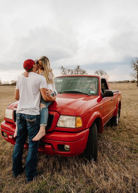 couple poses with red truck in sweet family photos by colorado portrait photographer Romantic Red Farm Truck Couple Photoshoot Truck Couple Photoshoot, Truck Couple, Old Truck Photography, Western Couple Photoshoot, Western Photo Shoots, Fall Couple Pictures, Country Couple Pictures, Country Family, Western Photo