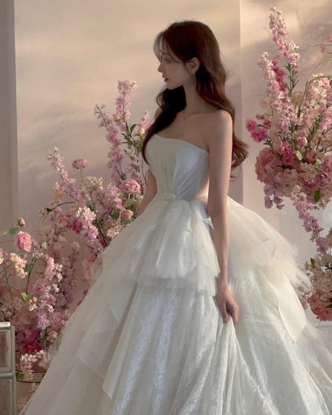 Lady In White Dress, Blue Hair Aesthetic, Korean Bride, Ivy Fashion, Korean Wedding Dress, Lady In White, Debut Photoshoot, Pre Wedding Photoshoot Outfit, Money Girl