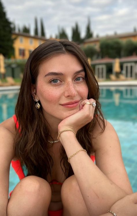 Jess Clement, Jessica Clements, Jessica Clement, Spring Hair Color, Spring Hairstyles, Face Claims, Dark Hair, Fashion Inspo, Hair Color