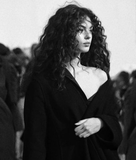 Curly Witch Hair, Long Curly Black Hair Aesthetic, Long Black Curly Hair Aesthetic, Face Claims Curly Hair, Wavy Black Hair Aesthetic, Gothic Curly Hair, Dark Curly Hair Aesthetic, Black Curly Hair Aesthetic, Black Dress Curly Hair