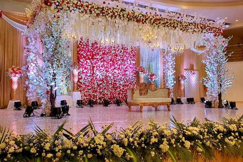 Magical Ceiling, Wedding Entry, Engagement Stage Decoration, Mandap Design, Reception Stage Decor, Simple Stage Decorations, Signage Ideas, Mehendi Decor, Wedding Stage Backdrop