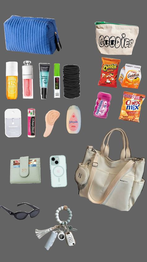 #Road trip Road Trip Fits, Trip Necessities, Road Trip Necessities, Road Trip Bag, Road Trip Kit, Girls Roadtrip, Trip Games, Travel Packing Checklist, Road Trip Ideas