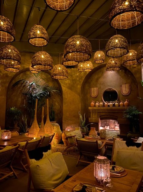 Middle Eastern Coffee Shop, Middle Eastern Restaurant Interior, Arab Cafe Design, Turkish Cafe Interior Design, Middle Eastern Restaurant Design, Turkish Restaurant Interior Design, Middle Eastern Interior, Middle Eastern Interior Design, Gatsby Interior Design