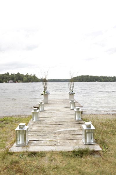 Boat dock wedding ceremony: http://www.stylemepretty.com/canada-weddings/ontario/ottawa/2013/10/24/danford-lake-wedding-from-studio-g-r-martin-photography/ | Photography: Studio G. R. Martin - http://www.martinphotography.ca/ Lake Wedding Alter Ideas, Dock Wedding Ceremony Decor, Wedding On A Dock, Boat Dock Wedding, Pond Dock, Lake Wedding Ceremony, Dock Wedding, Pier Wedding, Lake Weddings