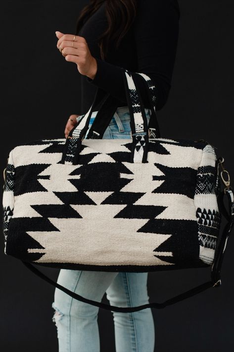 All our neutral lovers - this duffel is for you! Our restocked black and cream Aztec inspired duffel bag is a must have for all of your travels - big & small - this year! Western Duffle Bag, What I Like About You, Sac Week End, Duffel Bags, Travel Duffel, Duffel Bag Travel, Pretty Patterns, Black And Cream, Aztec Print