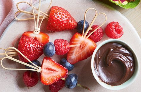 Berry Skewers, Picnic Recipes, Tesco Real Food, Skewer Recipes, Toddler Parties, Summer Garden Party, Summer Berries, Belgian Chocolate, Picnic Foods