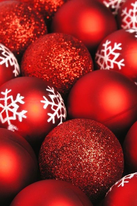 Red Christmas Balls, Red Christmas Ornaments, Ipad Aesthetic, Red Ornaments, Noel Christmas, Decorations Christmas, Christmas Aesthetic, Christmas Joy, Christmas Wallpaper