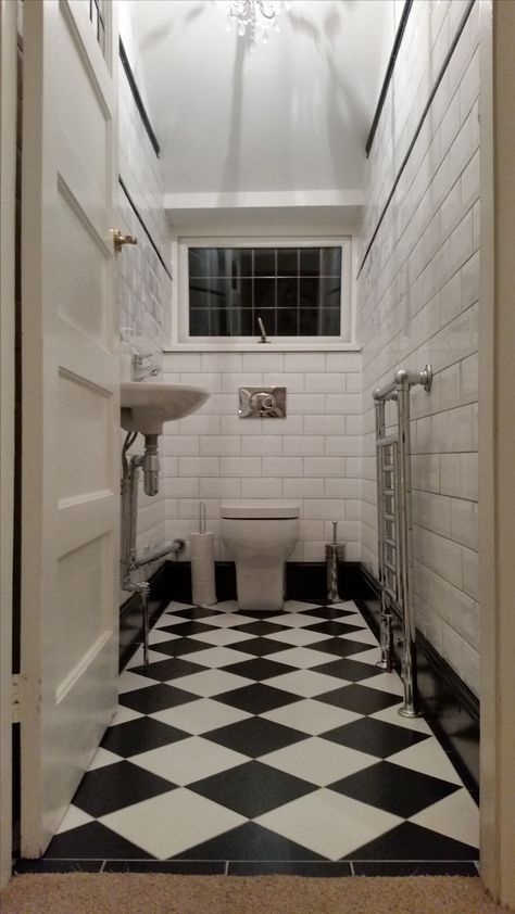 Small Checkerboard Bathroom Floor, Checker Bathroom Floor, Black And White Tile Bathroom Vintage, Black And White Hexagon Tile Bathroom, White Hexagon Tile Bathroom, Black And White Bathroom Floor, Edwardian Bathroom, Black And White Tiles Bathroom, Fancy Bathroom