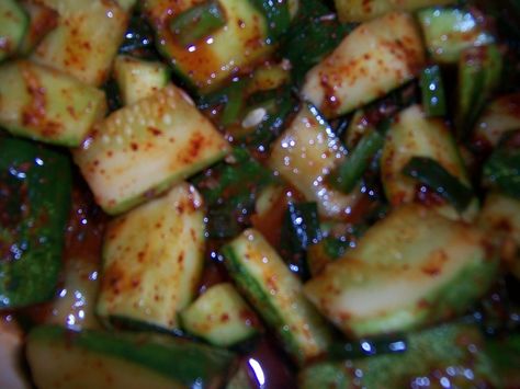 cucumber kimchi Cucumber Kimchi Recipe, Kimchee Recipe, Cucumber Kimchi, Sour Cabbage, Hawaiian Dishes, Kimchi Recipe, Fermentation Recipes, Pickled Veggies, Hawaiian Food