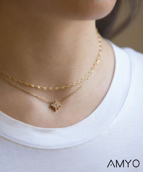 Simple Gold Chain, Layer Necklaces, Simple Jewellery, Two Necklaces, Starburst Necklace, Pretty Jewelry Necklaces, Gold Chain Choker, Layered Choker Necklace, Gold Pendant Jewelry